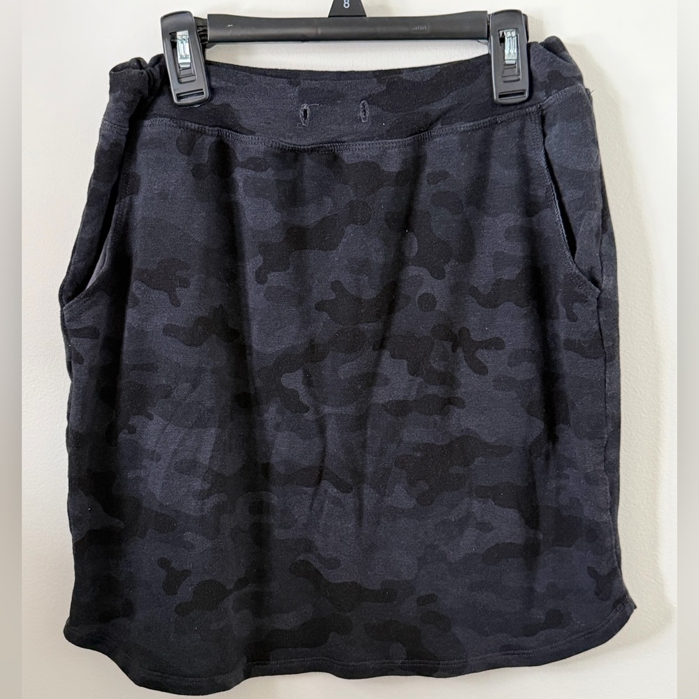 Sundry for Evereve Black Camouflage Skirt